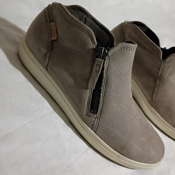 ECCO SOFT 7 Asymmetric-Side-Zip Suede Ankle Booties Low Sneakers Tan Comfort - Picture 3 of 10